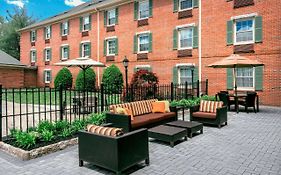 Courtyard Tinton Falls Eatontown